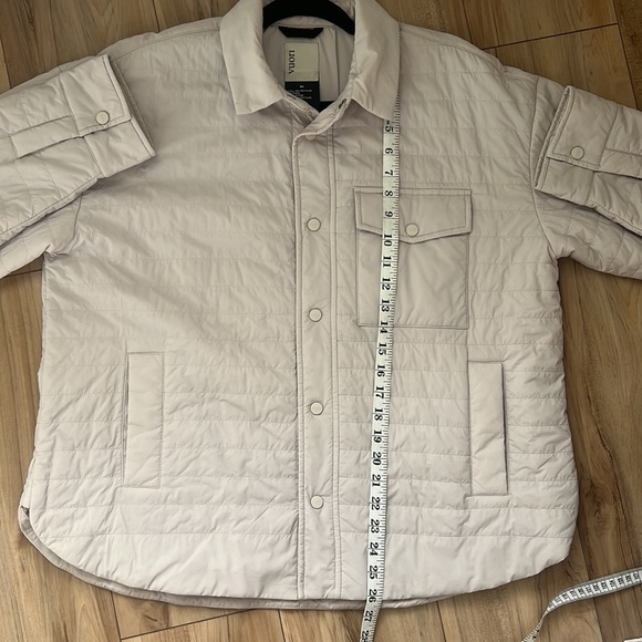 VUORI Women’s Canyon Insulated Shirt Jacket in Cream size M/L - Picture 1 of 9